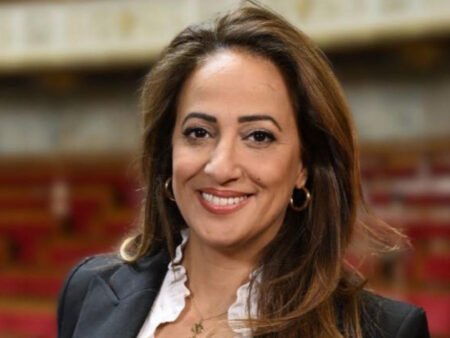 Амелия Лакрафи — депутат Национального собрания Франции и Генеральный секретарь Парламентской ассамблеи Франкофонии (APF).